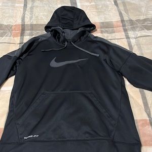 Nike therma fit hoodie